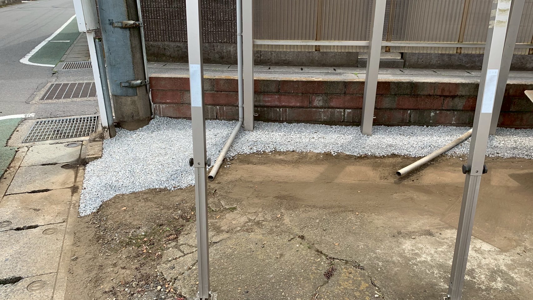 砕石敷設工事／コンクリート撤去／残土掘削撤去／伐根作業＠栃木県小山市
