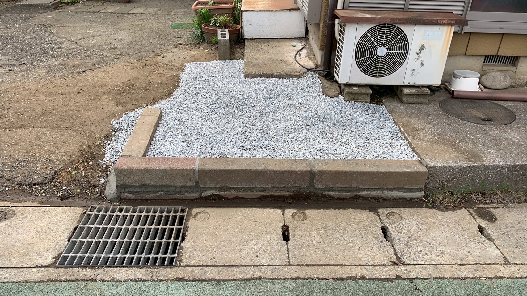 砕石敷設工事／コンクリート撤去／残土掘削撤去／伐根作業＠栃木県小山市