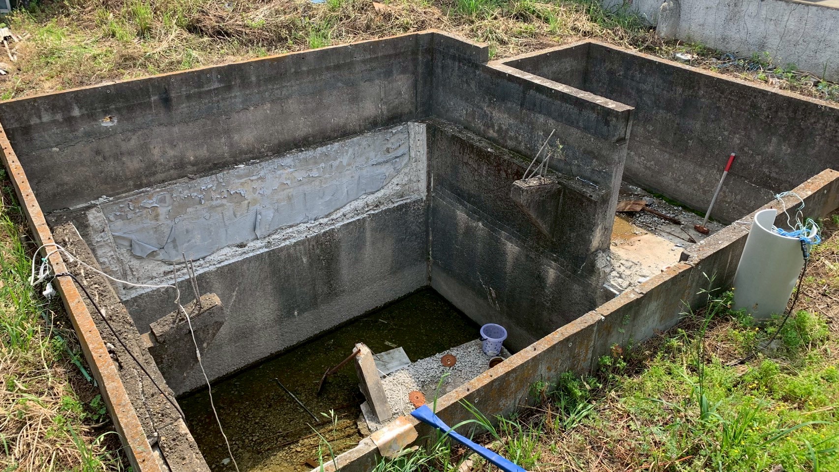 養殖用コンクリート水槽解体工事＠群馬県館林市