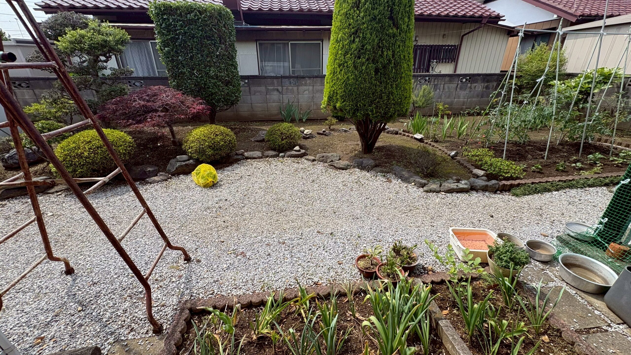 人工芝・砕石敷設工事／コンクリート舗装工事／庭石・敷石撤去 ＠群馬県邑楽郡邑楽町