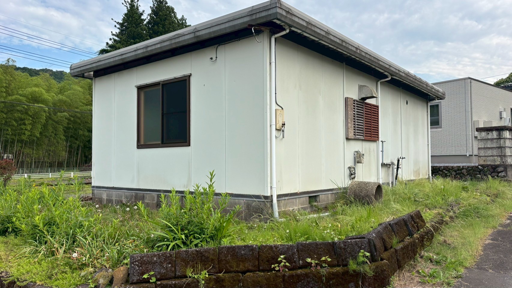 プレハブ解体／庭石・植栽撤去＠栃木県鹿沼市