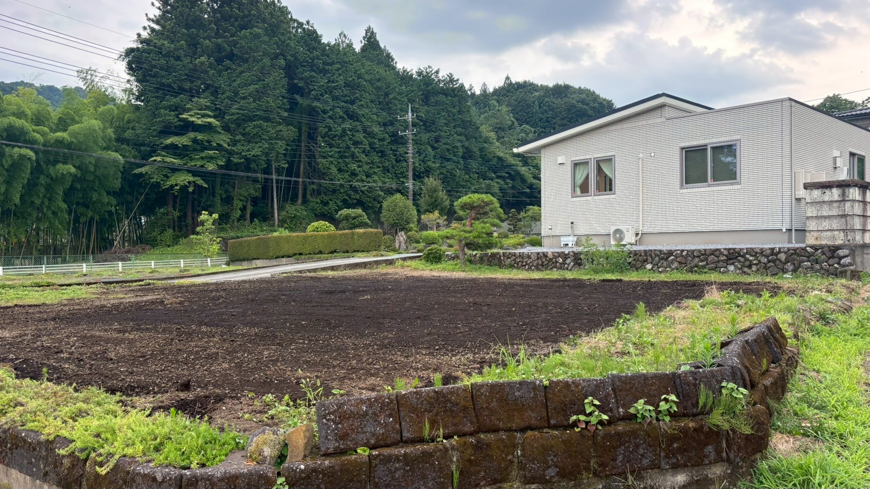 プレハブ解体／庭石・植栽撤去＠栃木県鹿沼市