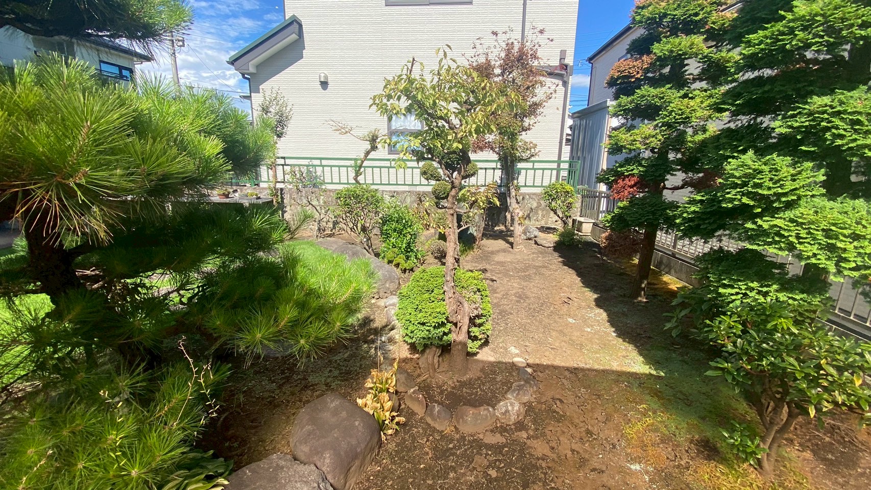 人工芝敷設工事／植木・飛び石・庭石撤去＠栃木県宇都宮市