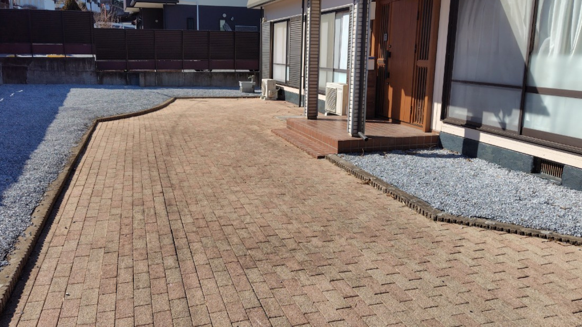 防犯性　外構工事　玄関アプローチ・門扉