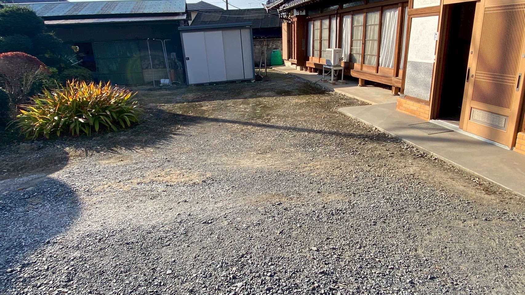 砕石敷設工事/伐採・伐根工事/土間コンクリート補修工事 @栃木県小山市