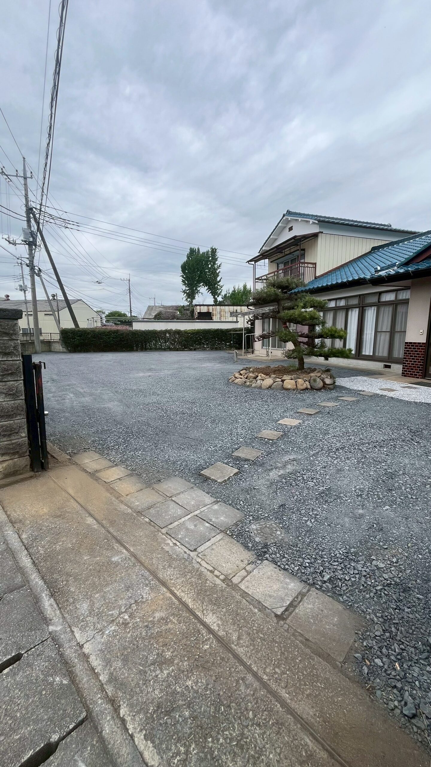 樹木伐採・伐根工事／除草工事／砕石敷設工事@栃木県栃木市
