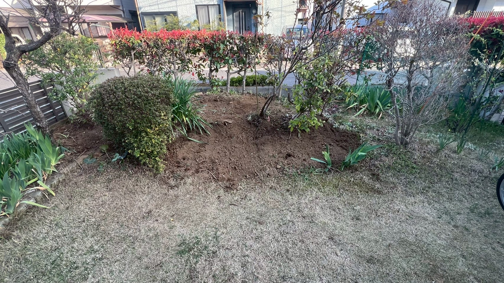 庭石撤去／伐採・伐根工事／砕石敷設工事@埼玉県久喜市
