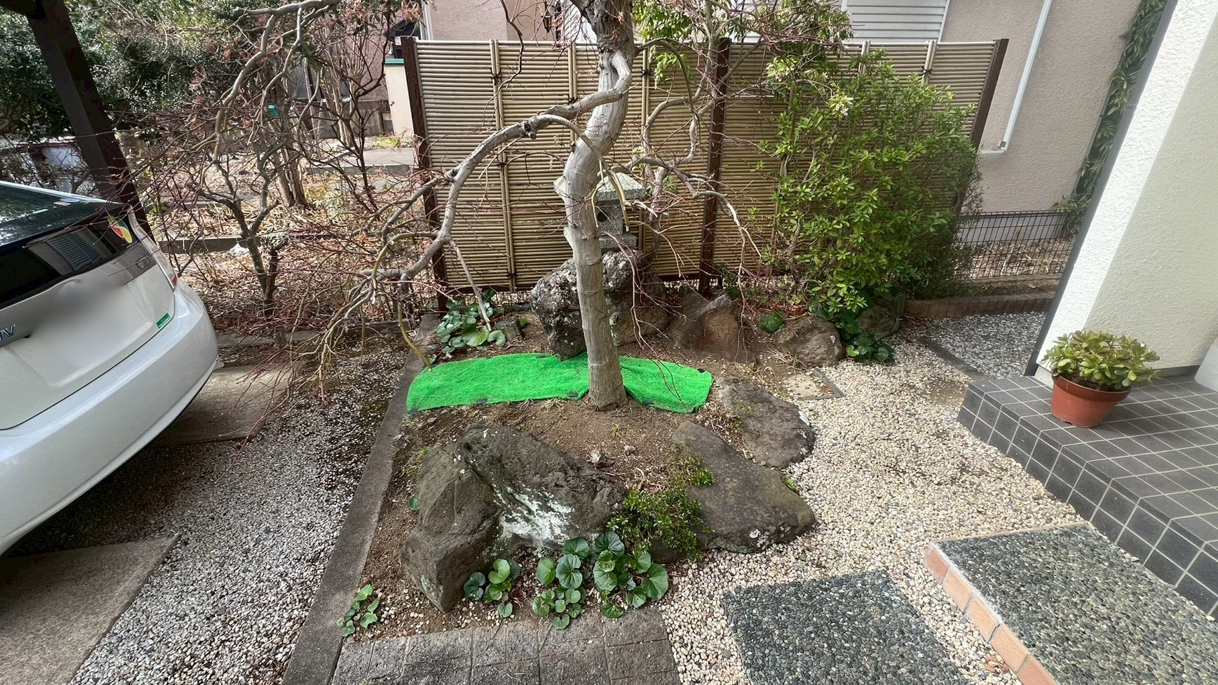 庭石撤去／伐採・伐根工事／砕石敷設工事@埼玉県久喜市