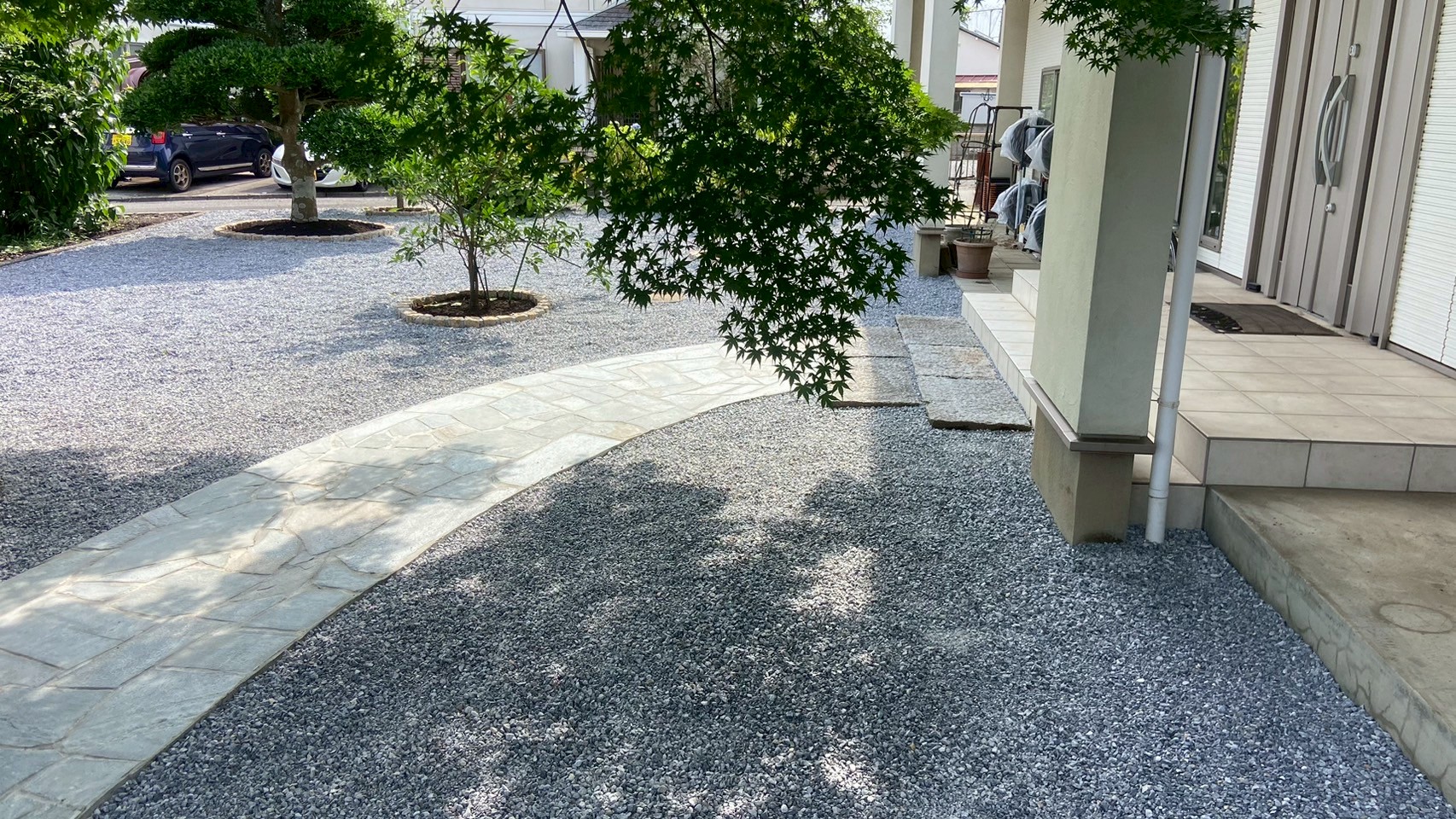 庭石撤去/伐採・伐根/整地工事/砕石敷設工事/玄関アプローチ工事@栃木県宇都宮市