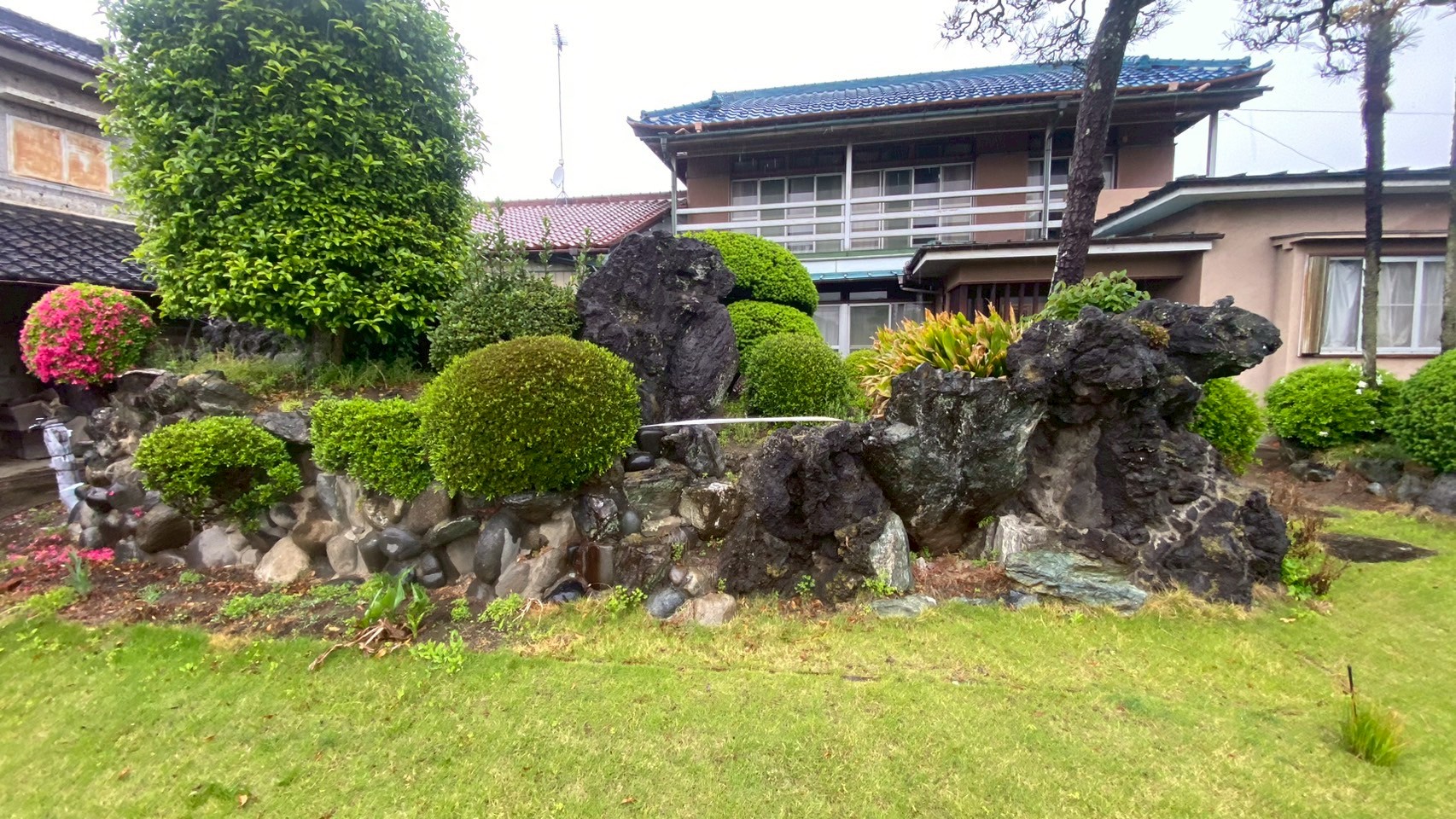 庭石・石垣撤去工事/伐採・伐根工事@埼玉県久喜市