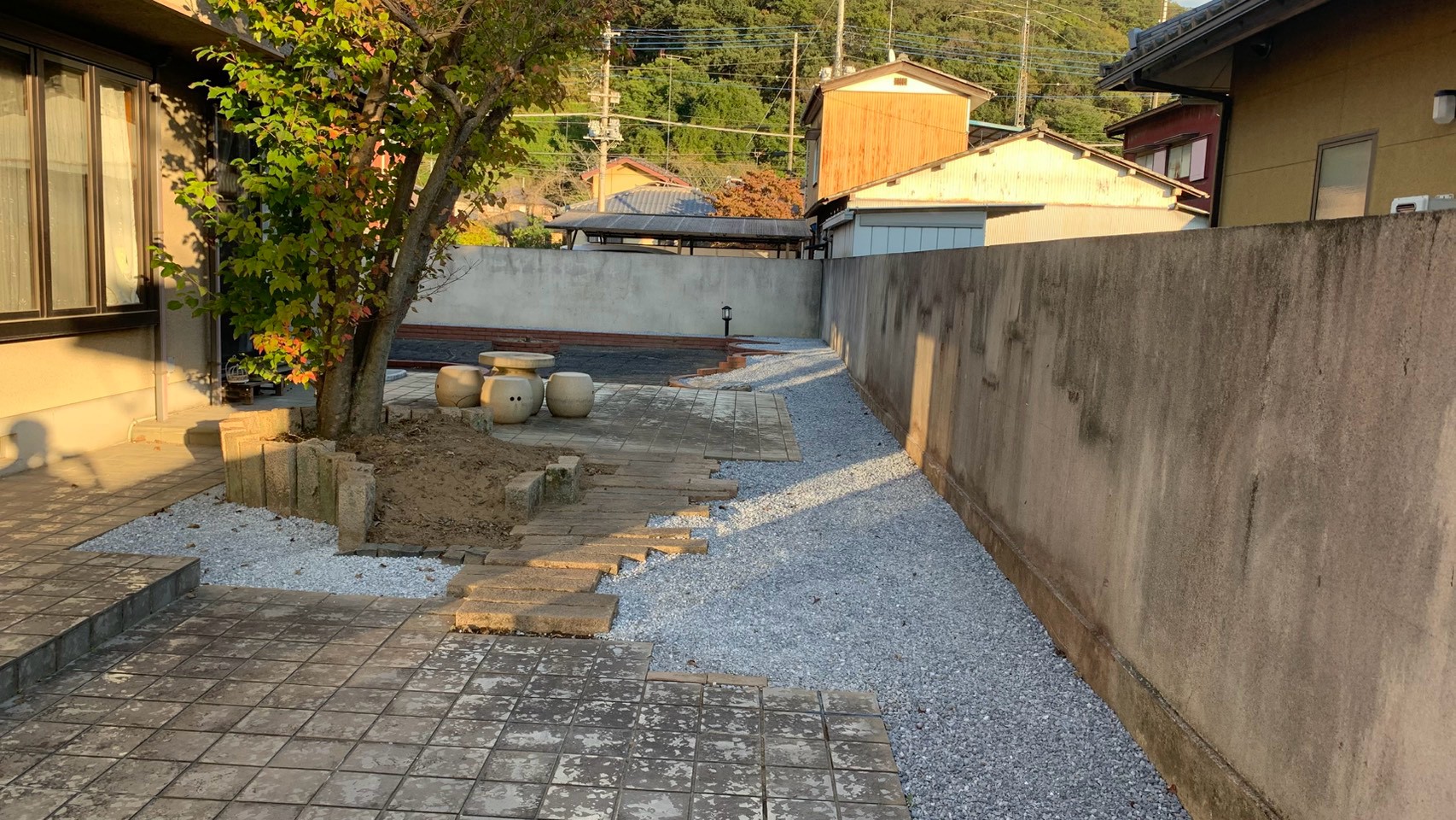 伐採・伐根・剪定工事/防草シート施工/砕石敷設工事/枕木撤去工事 @栃木県足利市